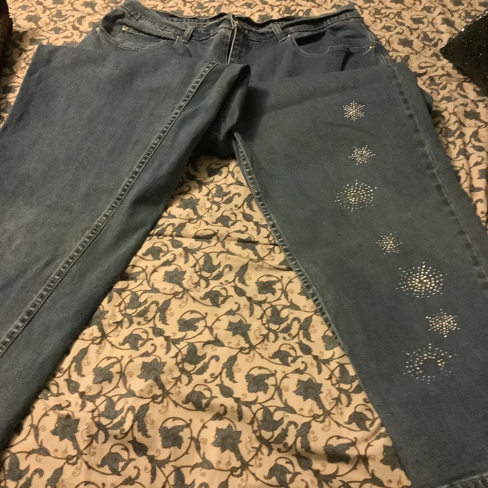 Quacker Factory Vintage Snowflake Jeans. Size 16-18